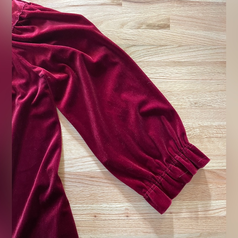 Vintage Gillian O’Malley women’s crimson colored velvet nightgown, size small - Picture 3 of 7